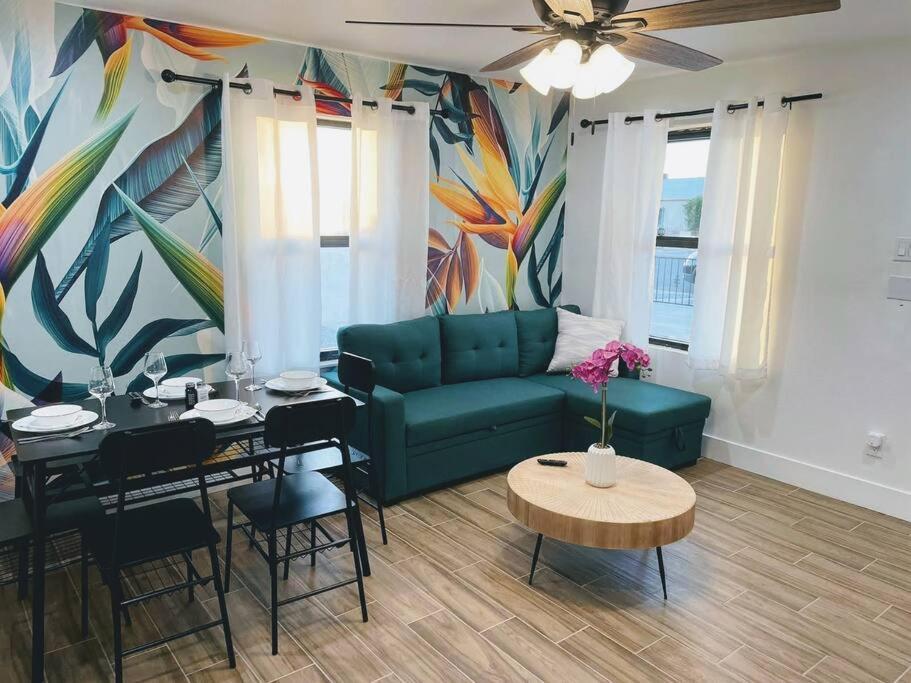 Phoenix Retreat - 2 Bedroom Home With King-Size Bed - 3 Smart Tvs - 10 Min From Airp - Unit A מראה חיצוני תמונה