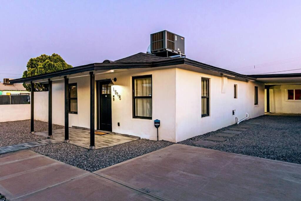 Phoenix Retreat - 2 Bedroom Home With King-Size Bed - 3 Smart Tvs - 10 Min From Airp - Unit A מראה חיצוני תמונה